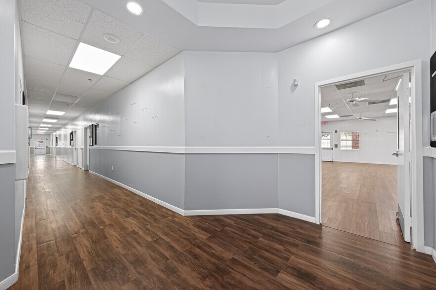 More Photos Of 8525 Queenston Blvd, Houston Freestanding For Sale