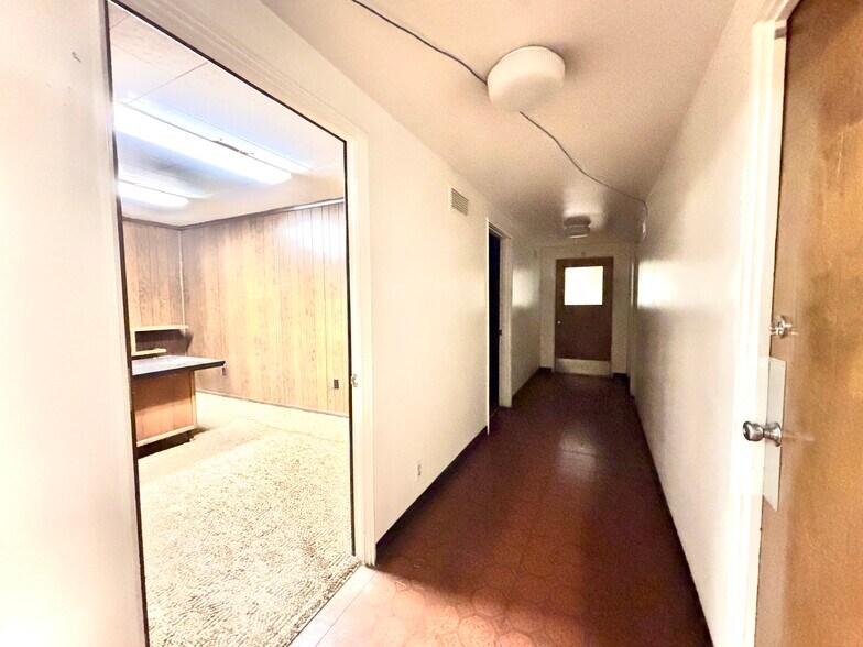 More Photos Of 1012 Commercial St NE, Salem Freestanding For Lease