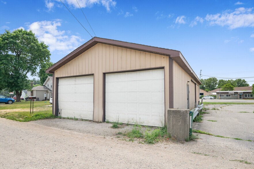More Photos Of 203 S 3rd Ave, Big Rapids Medical For Sale