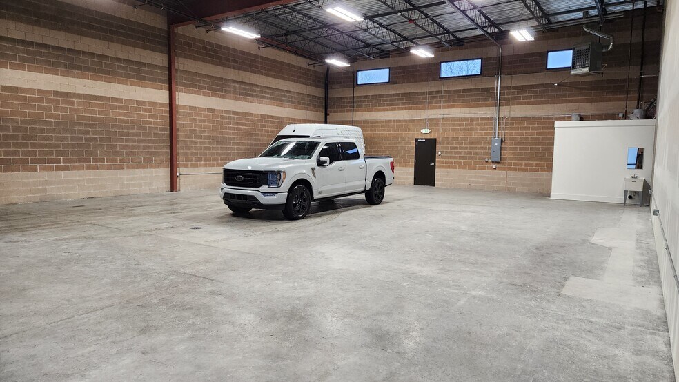 More Photos Of 101 10th St S, Kirkland Storefront For Lease