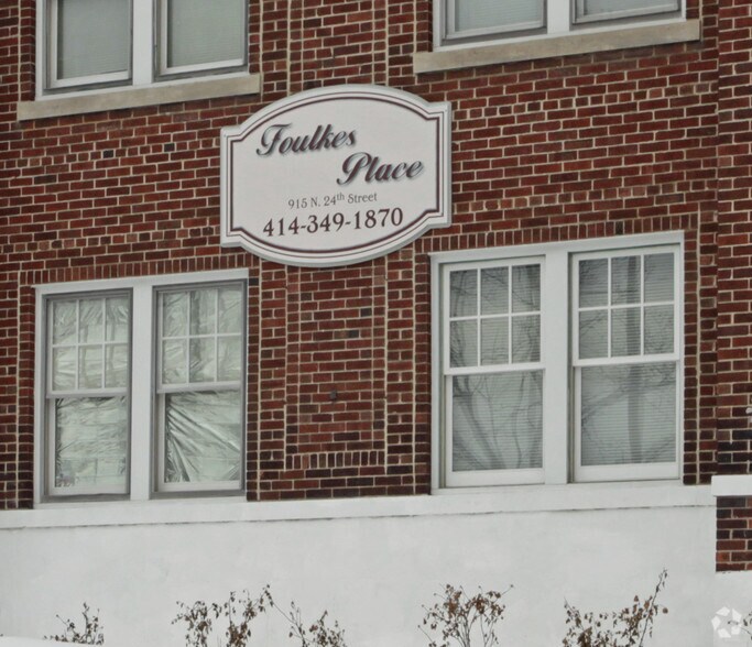 More Photos Of 915 N 24th St, Milwaukee Apartments For Sale