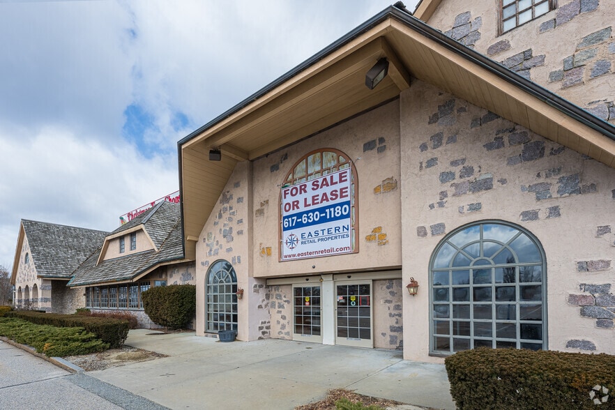 More Photos Of 300 Quaker Ln, Warwick Unknown For Lease