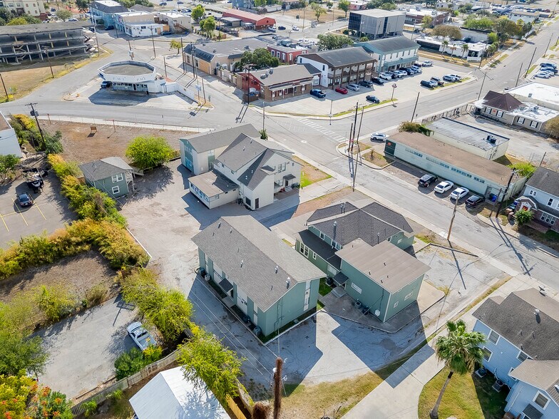 More Photos Of 800-802 Hancock Ave, Corpus Christi Apartments For Sale