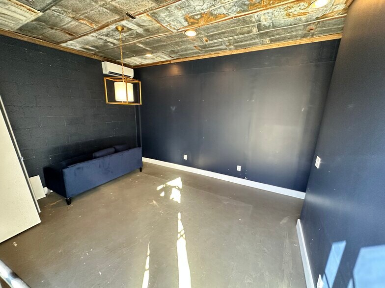 More Photos Of 801 Atlanta St, Roswell Freestanding For Sale