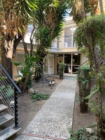 More Photos Of 1122 S Robertson, Los Angeles Office For Lease