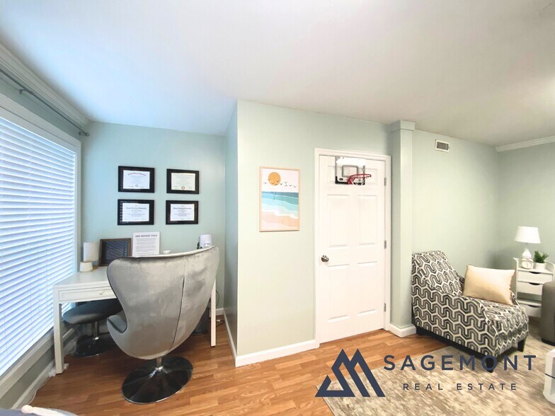 More Photos Of 1226 Lakeview Dr, Franklin Loft Creative Space For Sale