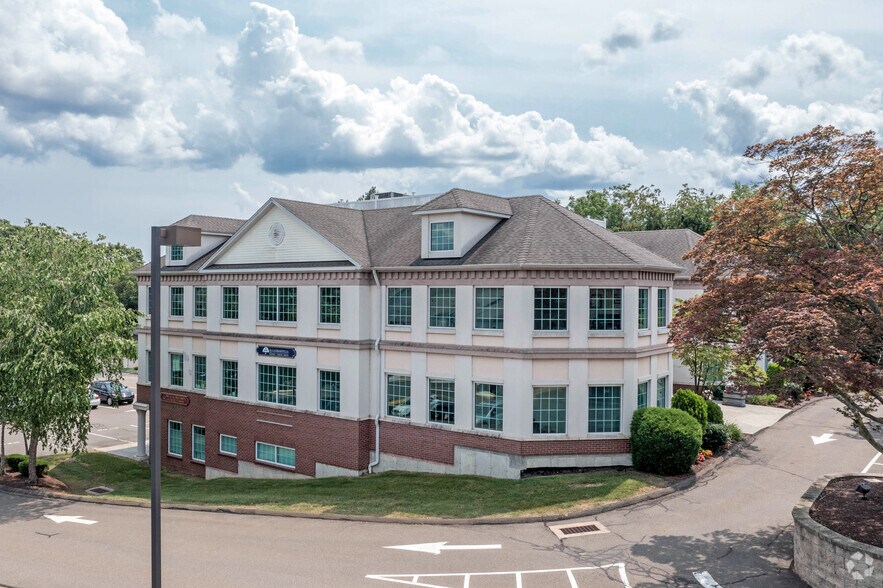 More Photos Of 6580 Main St, Stratford Office For Lease
