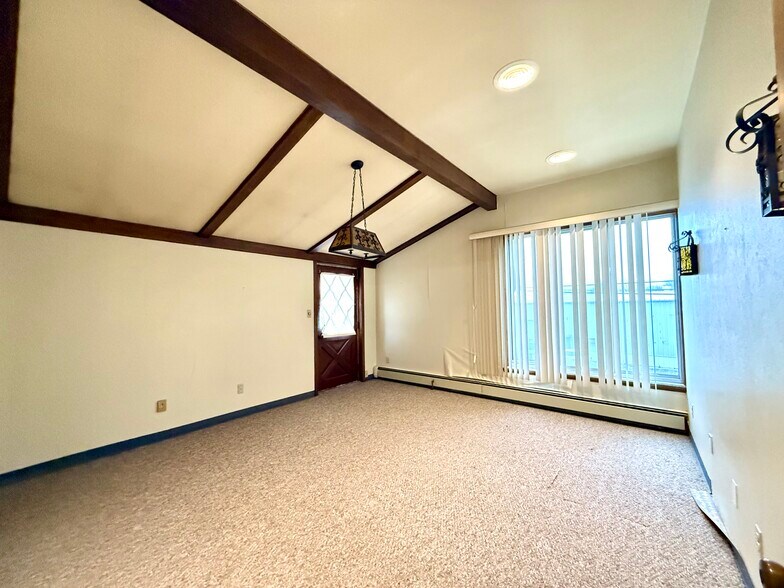 More Photos Of 33850 Armada Ridge Rd, Richmond Warehouse For Lease