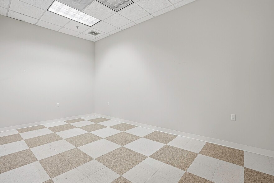 More Photos Of 625 Main St, Fitchburg Office Residential For Lease