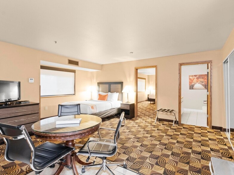 More Photos Of 1001 W College, Oak Creek Hotel For Sale
