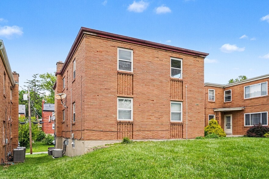 More Photos Of 2370 Losantiville Ave, Cincinnati Multifamily For Sale