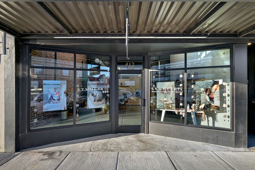 More Photos Of 412 Front St, Lynden Storefront Retail Residential For Sale
