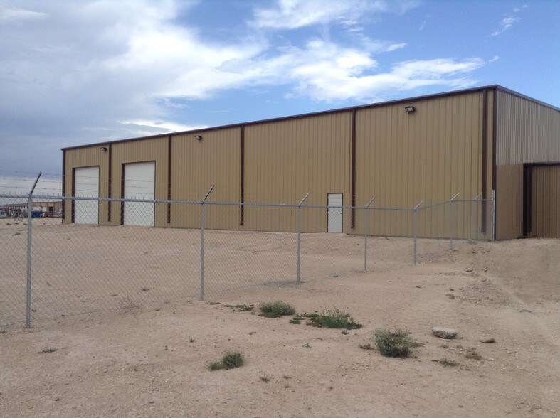 More Photos Of 11000 W County Road 74, Midland Light Manufacturing For Lease