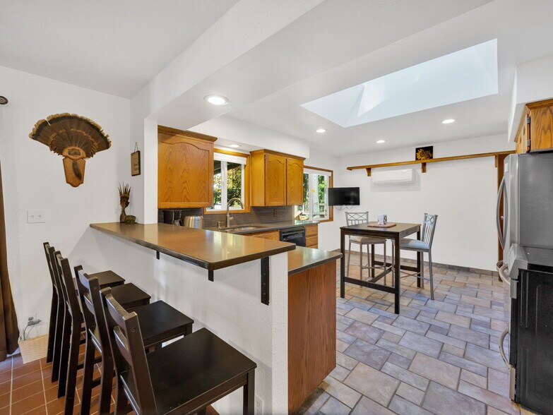 More Photos Of 44434 SE Coalman Rd, Sandy Light Manufacturing For Sale