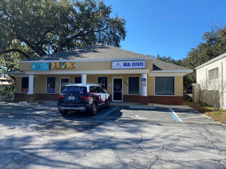 More Photos Of 208 S US-27 Hwy, Lady Lake General Retail For Lease