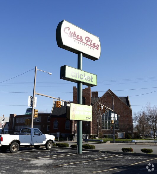 More Photos Of 770 Woodville Rd, Toledo Freestanding For Lease