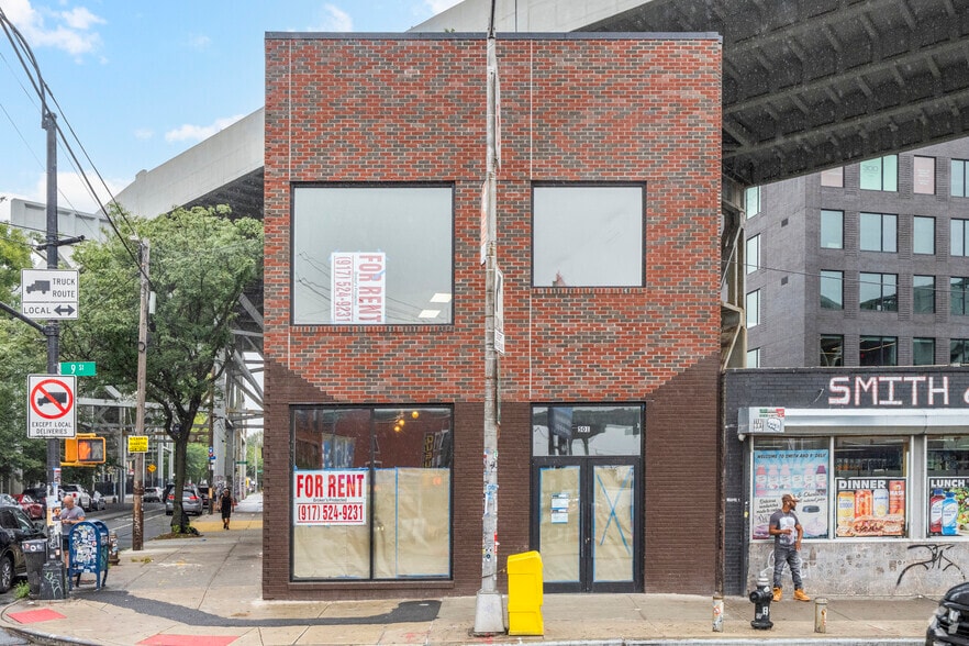 More Photos Of 501 Smith St, Brooklyn Bank For Lease