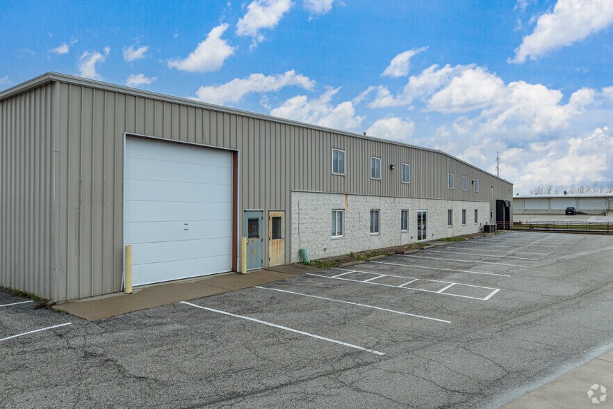 Primary Photo Of 844 W Birchwood, Morton Warehouse For Sale