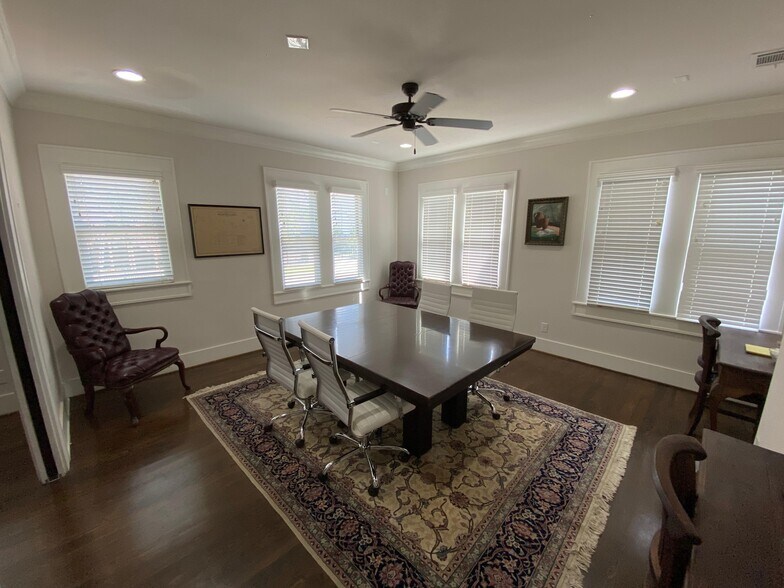 More Photos Of 848 Heights Blvd, Houston Office For Sale