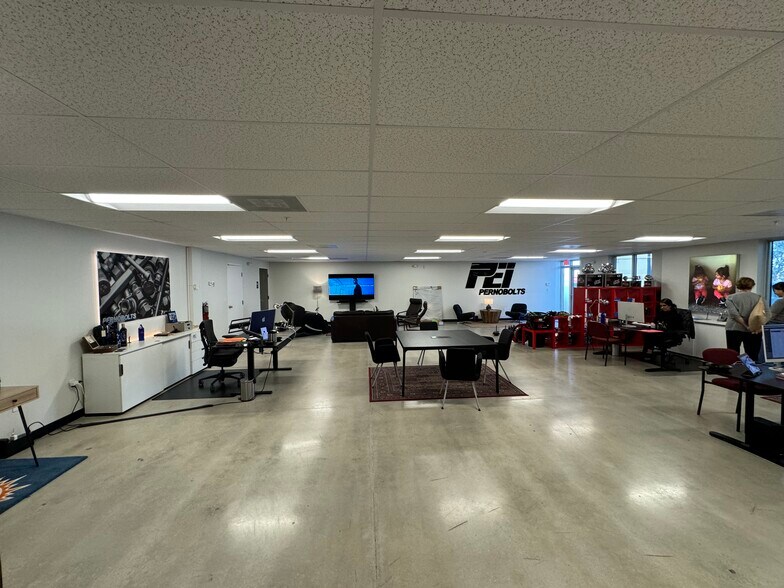 More Photos Of 8565 W 44th Ave, Hialeah Warehouse For Lease