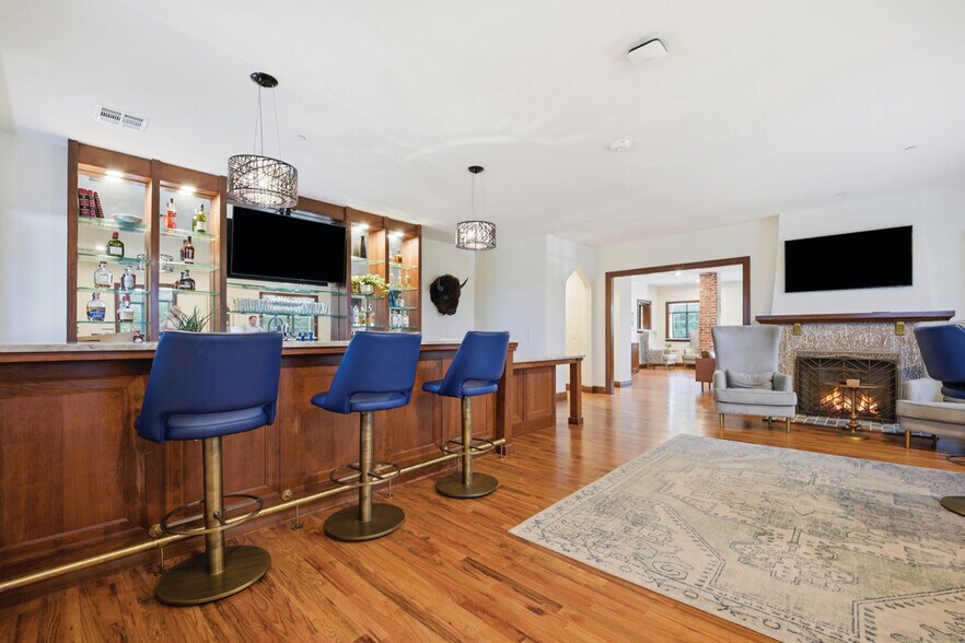 More Photos Of 141 NE 13th St, Oklahoma City Office For Sale