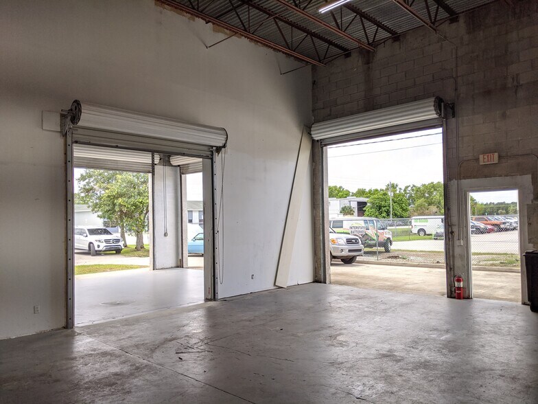 More Photos Of 3081 SE Dominica Ter, Stuart Manufacturing For Lease