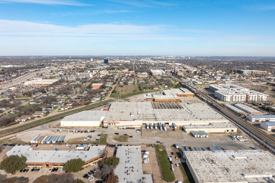 More Photos Of 910 10th St, Plano Warehouse For Lease
