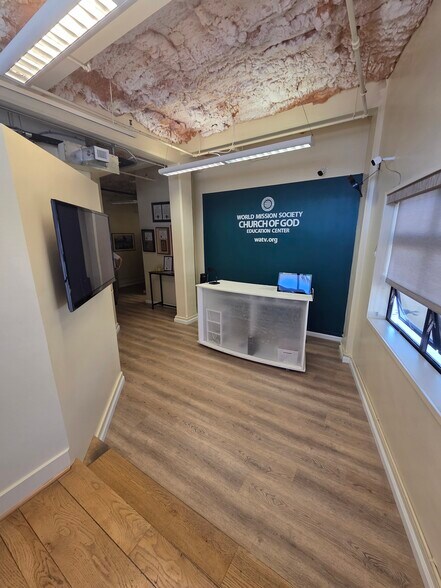 More Photos Of 501 Sumner St, Honolulu Warehouse For Sale