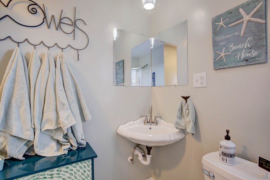 More Photos Of 3691 Main St, Chincoteague Marina For Sale