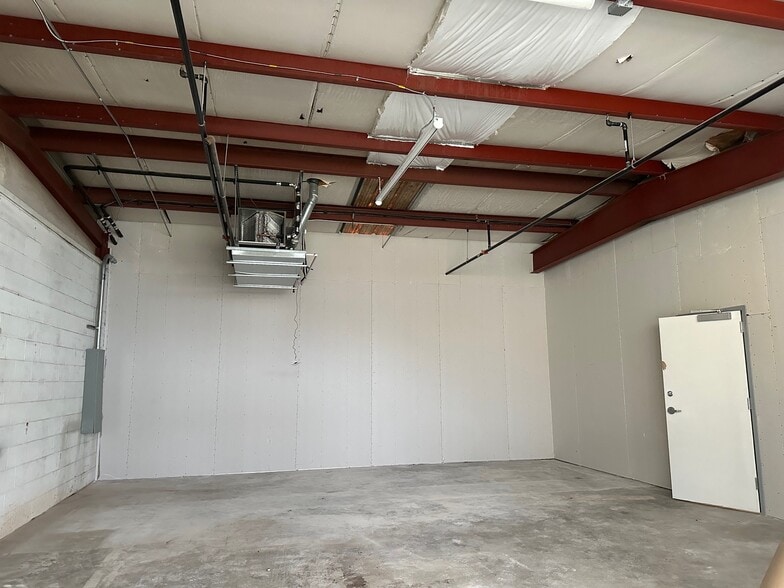 More Photos Of 129 W 2nd St, Edmond Unknown For Lease