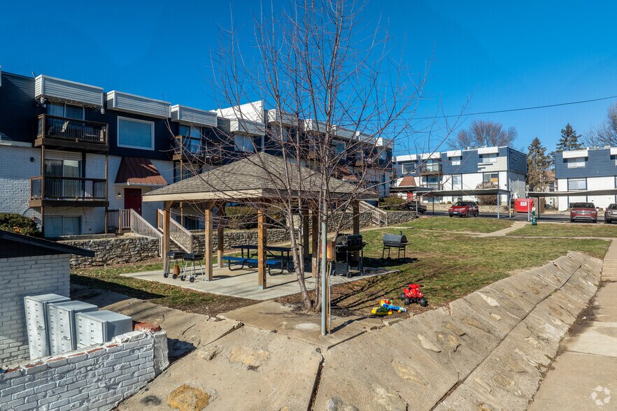 More Photos Of 12407 E 43rd St S, Independence Apartments For Sale