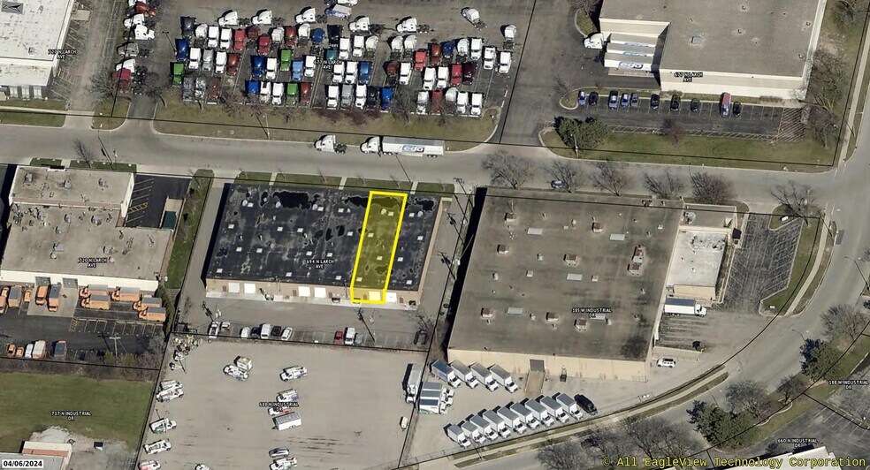 More Photos Of 694-704 N Larch Ave, Elmhurst Warehouse For Lease