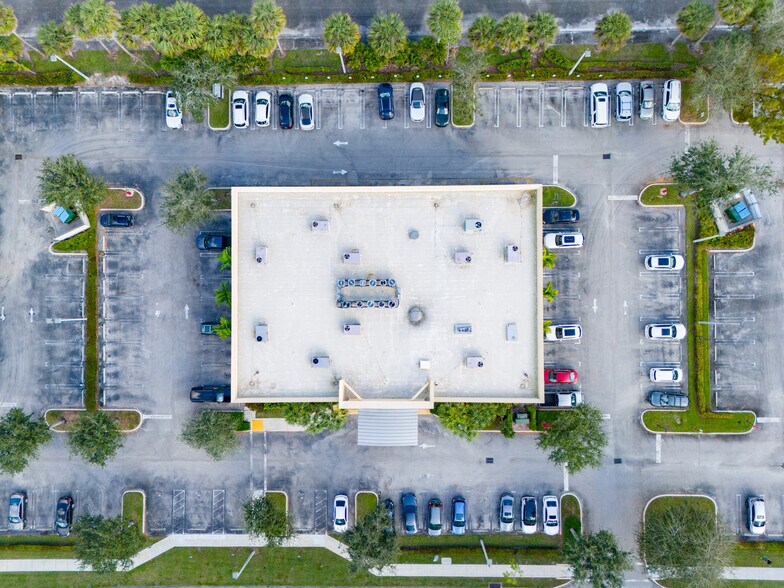 More Photos Of 12959 Palms West Dr, Loxahatchee Medical For Sale