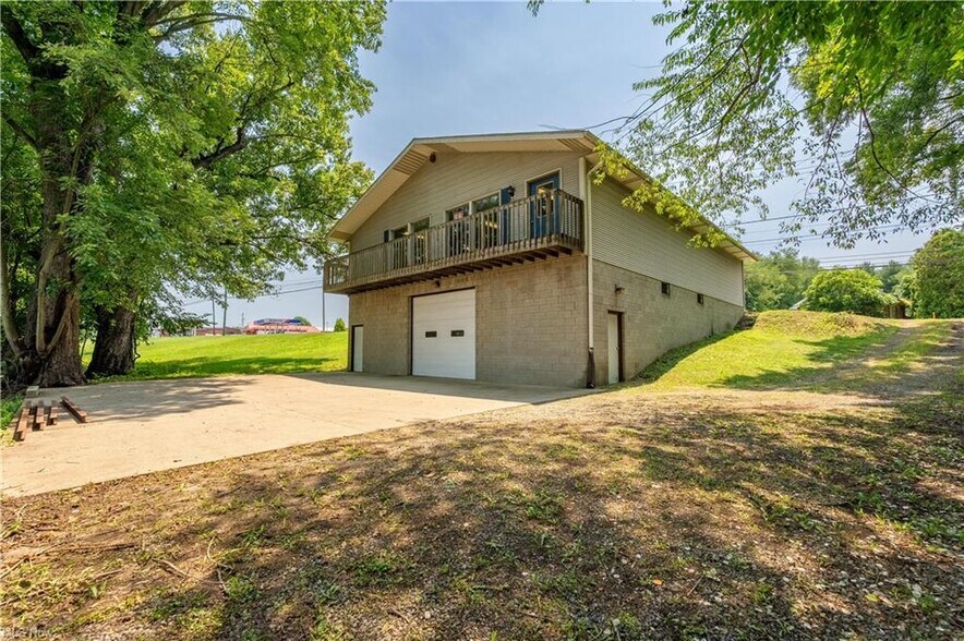 More Photos Of 3249 Coral Rd, Malvern Office For Sale