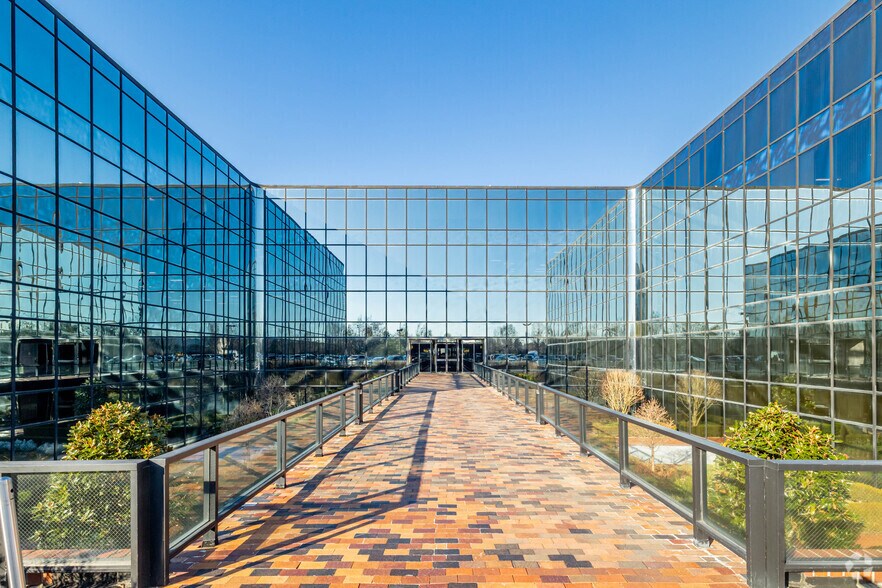 More Photos Of 445 Broadhollow Rd, Melville Office For Lease