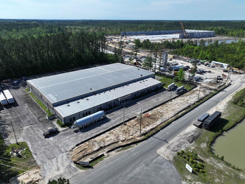 More Photos Of 605 Bob Gifford Blvd, Early Branch Manufacturing For Lease