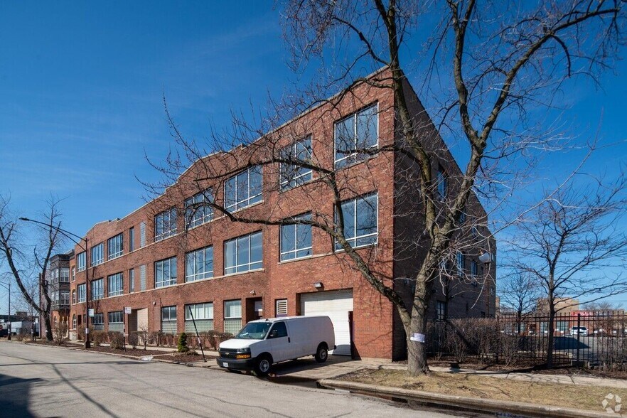 Primary Photo Of 1640 W Walnut St, Chicago Loft Creative Space For Lease