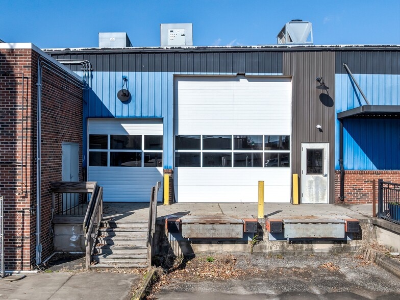 More Photos Of 212 S Green St, Morganton Bar For Sale