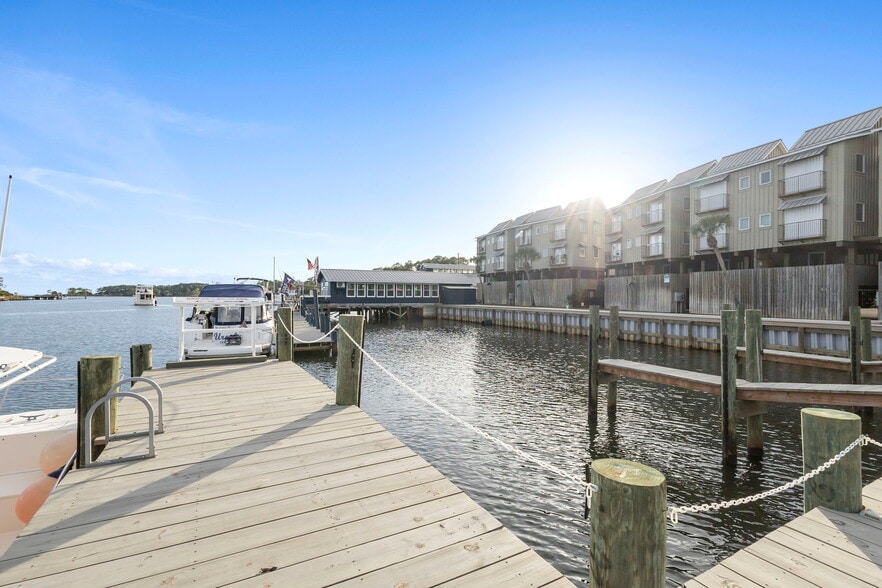 More Photos Of 275 Timber Island Rd, Carrabelle Restaurant For Sale