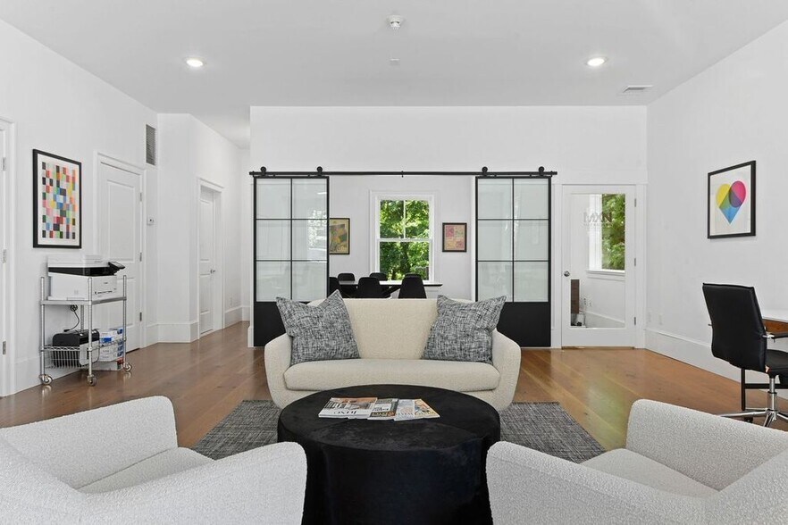 More Photos Of 152 Bedford Rd, Katonah Storefront Retail Office For Lease