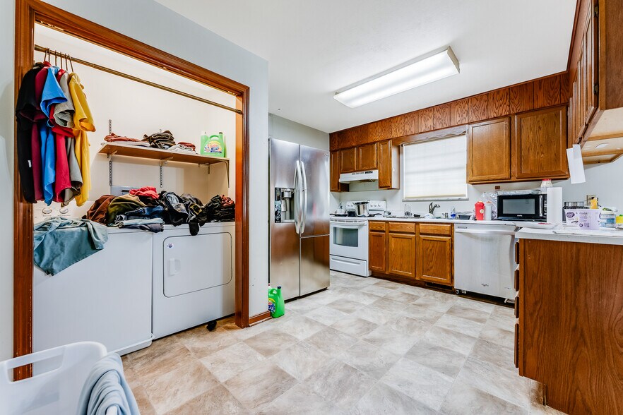 More Photos Of 2939 White Hall Blvd, White Hall General Retail For Sale