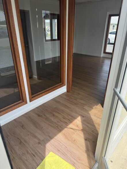 More Photos Of 232 Jersey Ave, Virginia Beach Light Distribution For Lease