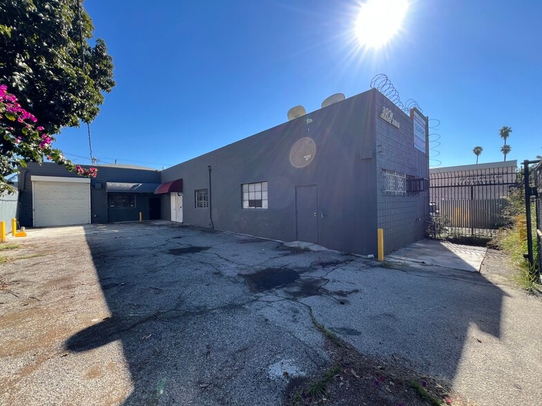 More Photos Of 3904 S Broadway, Los Angeles Warehouse For Lease