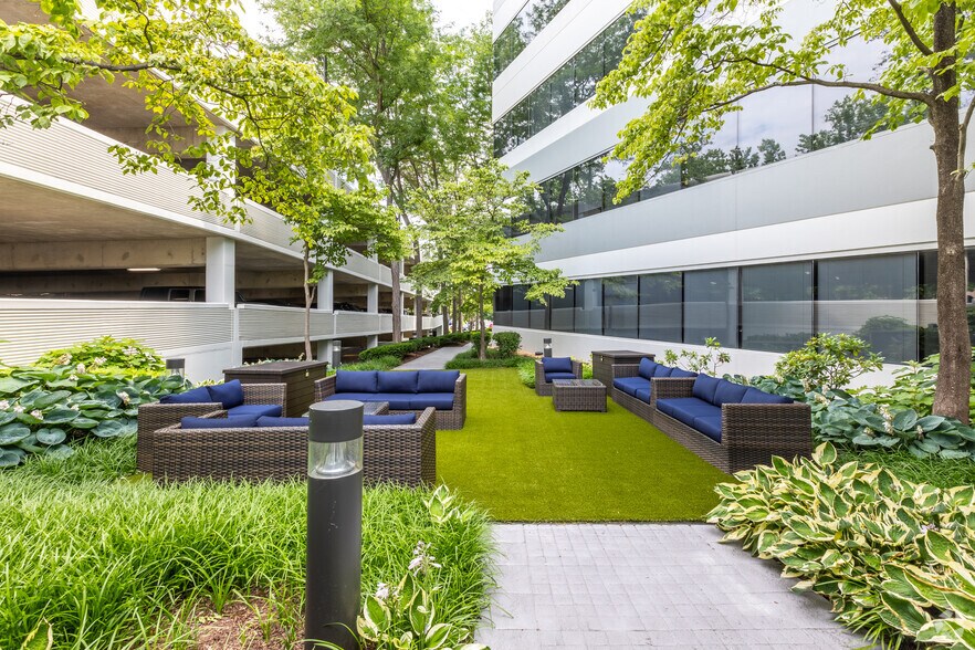 More Photos Of 3060 Williams Dr, Fairfax Office For Lease