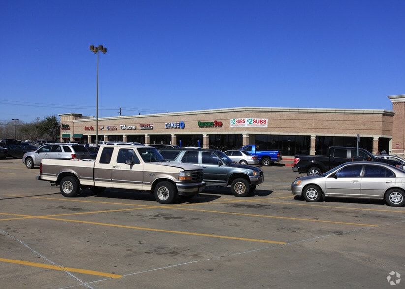 More Photos Of 1400-1438 W Fairmont Pky, La Porte Unknown For Lease