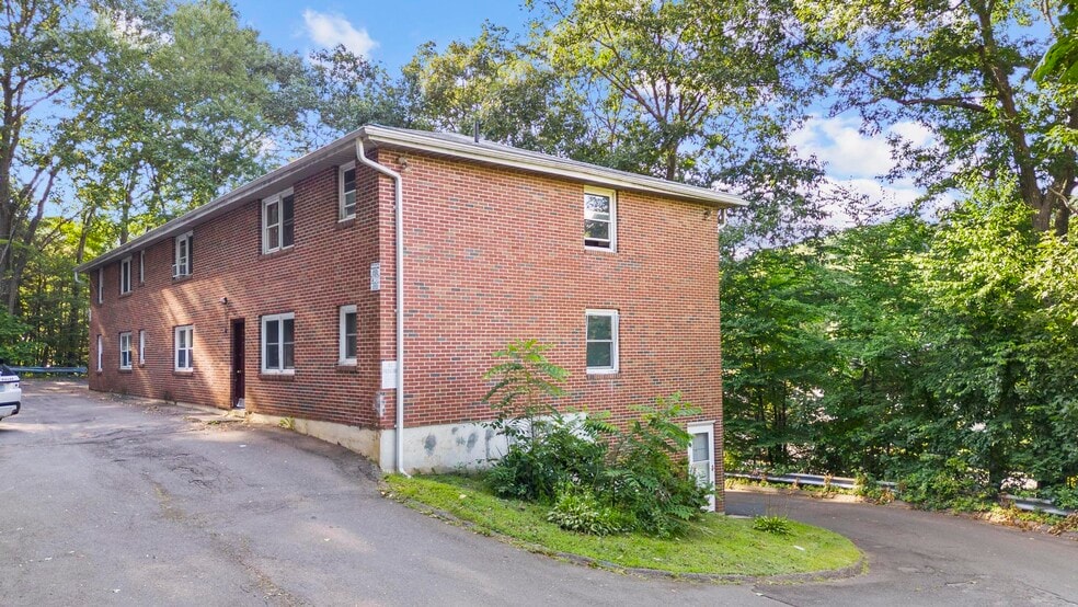 Primary Photo Of 451 Divinity St, Bristol Apartments For Sale