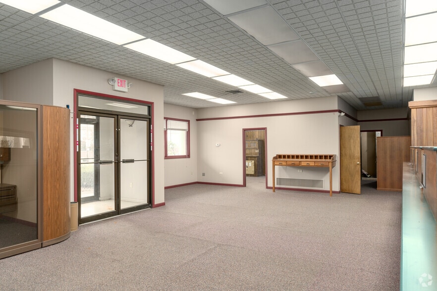 More Photos Of 347-349 Main St, Simpson Bank For Sale