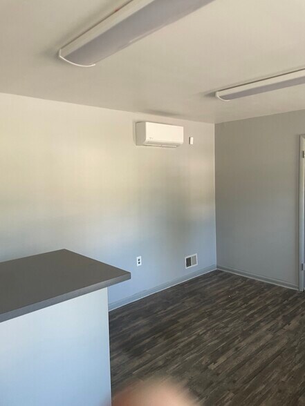 More Photos Of 300 Churchmans Rd, New Castle Unknown For Lease