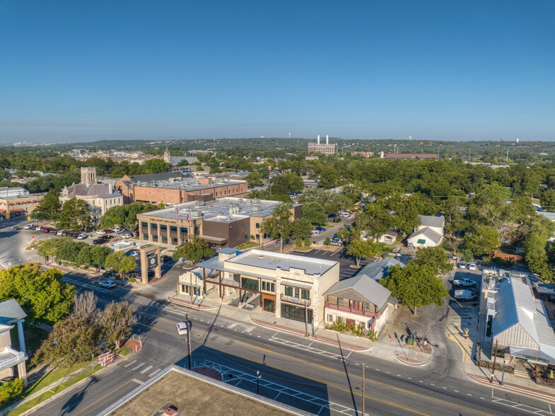 More Photos Of 207 E San Antonio St, New Braunfels Loft Creative Space For Lease