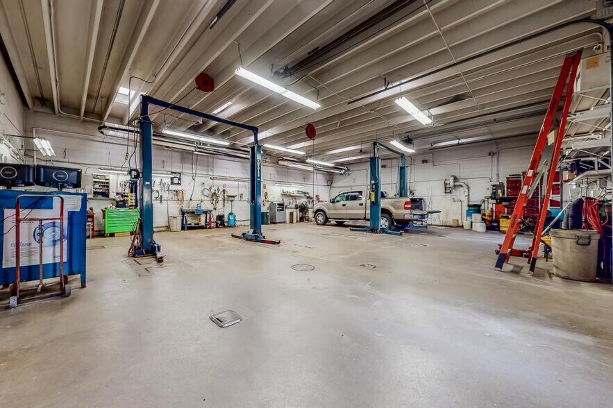 More Photos Of 206 N Highway Ave, Blooming Prairie Service For Sale